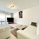 Apartment Center - 2 Pieces Avec Terrasse