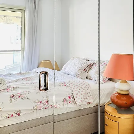 Center - 2 Pieces Avec Terrasse Διαμέρισμα