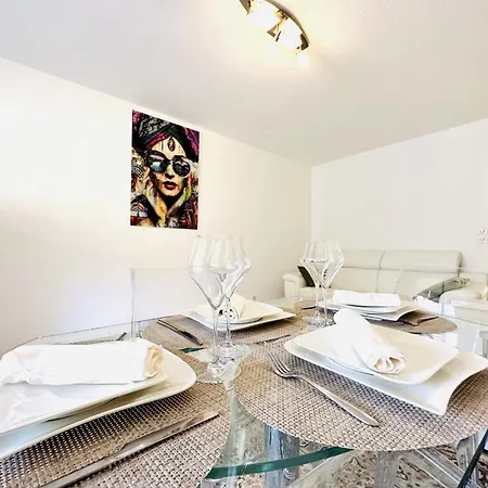 Center - 2 Pieces Avec Terrasse * Κάννες