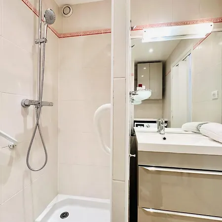 Center - 2 Pieces Avec Terrasse *