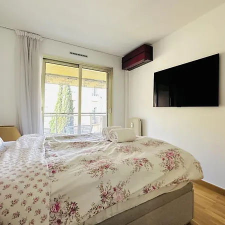 Center - 2 Pieces Avec Terrasse Κάννες